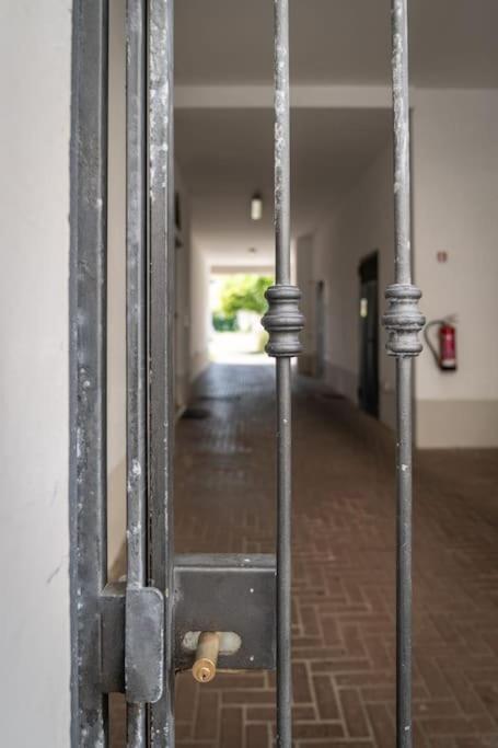 22 Home - Parcheggio Privato - Accogliente - Collegamento Sardegna E Corsica Livorno Exterior foto